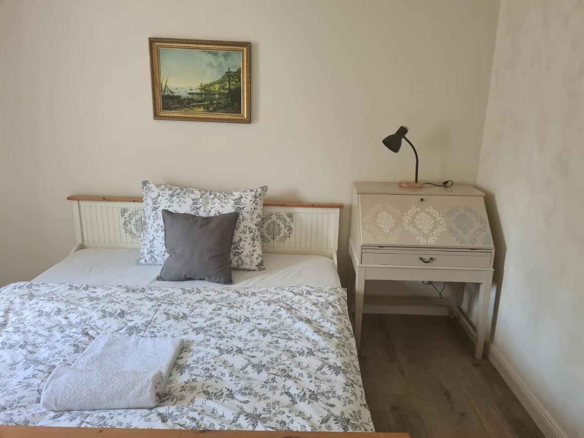 Airport Rooms Praha Bagian luar foto